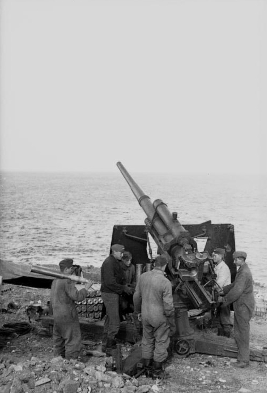 German 88-mm gun on the coast in Southern France